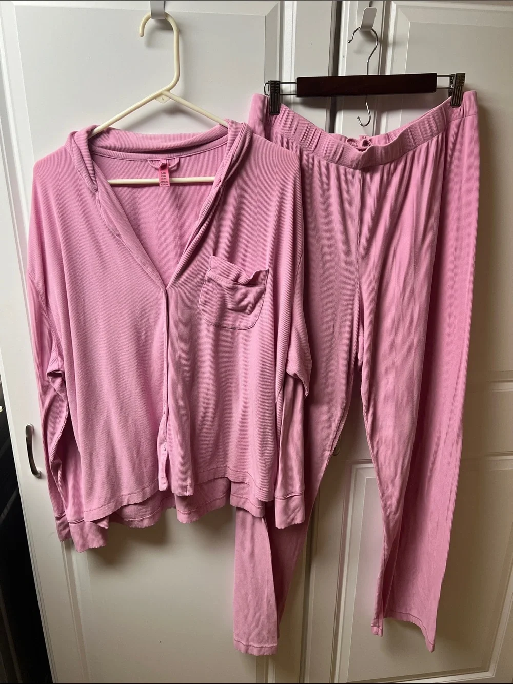 SKIMS Bubblegum Pink Two-Piece Lounge Pajama Set, XL
